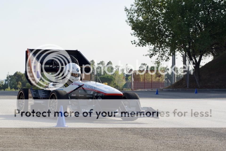 Skidpad%20Spain_zpsx8tp307s.jpg~original
