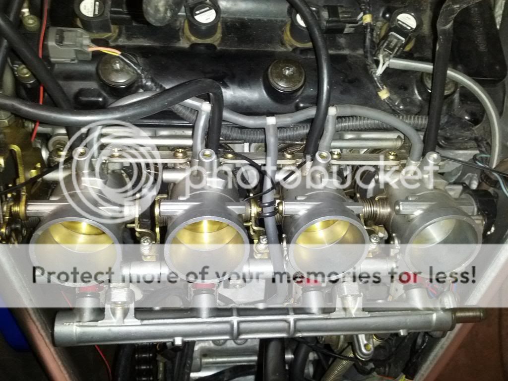 how do i sync the throttle bodies on 99 gsxr 750 Suzuki GSXR