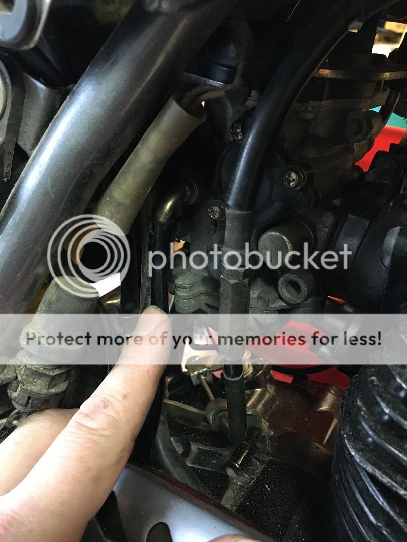 Where do these carburetor hoses go?! (With PICS) XT225+250 Rider's Group