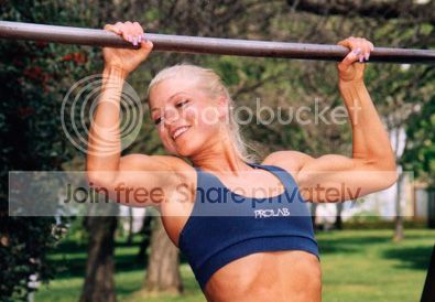  photo girl-pull-up_zps7219010e.jpg